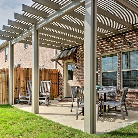 College Station Townhouse With Private Patio Villa Eksteriør billede